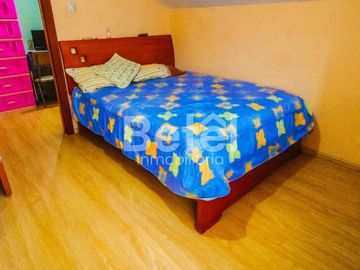 Casa en Venta - Ricaurte en avenida principal
