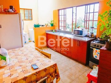 Casa en Venta - Ricaurte en avenida principal