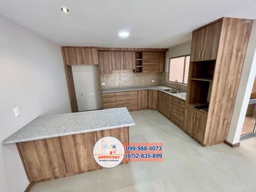 Casa independiente en venta, Precio de Oportunidad Sector Ricaurte C1277