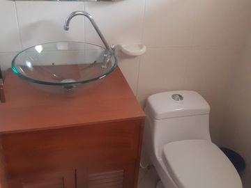 SE VENDE EXCELENTE CASA CERCA ESCUELA MILITAR JOSE MARIA CORDOBA