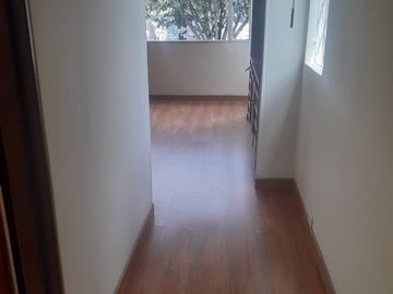 SE VENDE EXCELENTE CASA CERCA ESCUELA MILITAR JOSE MARIA CORDOBA