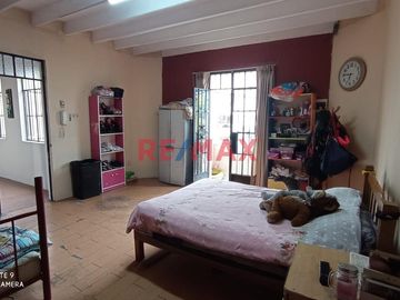 SE VENDE CASA EN ALTOS CERCA A REBAGLIATTI EN JESUS MARIA para remodelar