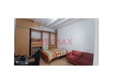 SE VENDE CASA EN ALTOS CERCA A REBAGLIATTI EN JESUS MARIA para remodelar