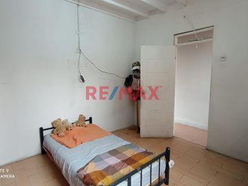 SE VENDE CASA EN ALTOS CERCA A REBAGLIATTI EN JESUS MARIA para remodelar