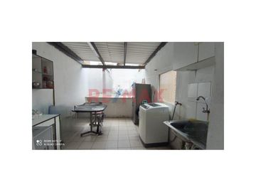 SE VENDE CASA EN ALTOS CERCA A REBAGLIATTI EN JESUS MARIA para remodelar