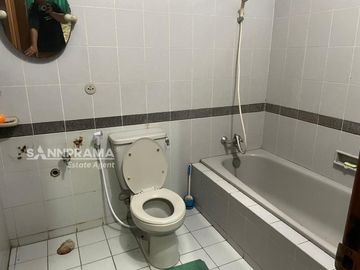 Dijual rumah siap huni di dalam komplek pesona khayangan depok