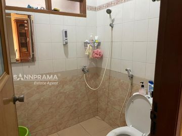 Dijual rumah siap huni di dalam komplek pesona khayangan depok