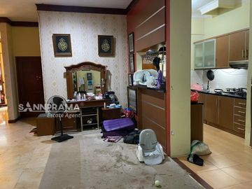 Dijual rumah siap huni di dalam komplek pesona khayangan depok