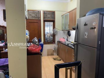 Dijual rumah siap huni di dalam komplek pesona khayangan depok
