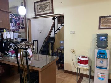 Dijual rumah siap huni di dalam komplek pesona khayangan depok