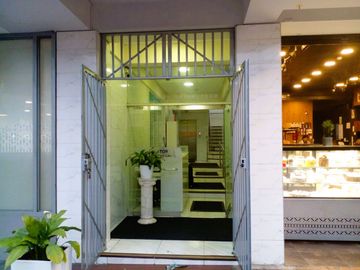 Se Vende Local Comercial(consultorio) En El Corazón De Lince (Riso) Cuarto Piso