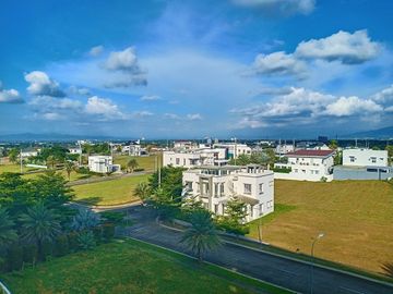 House for Sale at South Forbes Silang Cavite