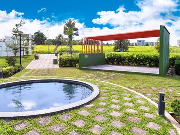 House for Sale at South Forbes Silang Cavite