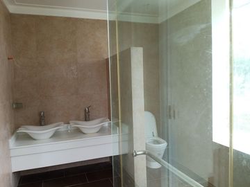 House for Sale at South Forbes Silang Cavite