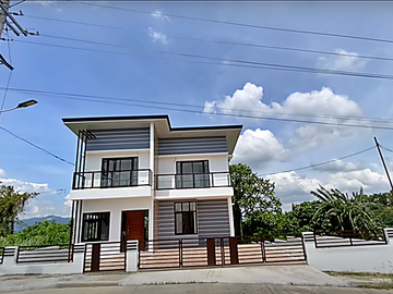 PREMIUM HOUSE&LOT IN ALAMINOS LAGUNA - PARCO ROYALE - GAVINA MODEL(COMPLETE FINISHED TURN OVER)