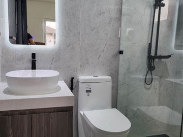 Modern Corner  house for sale in Chateaux de Paris 5mins away from Ayala Malls Nuvali