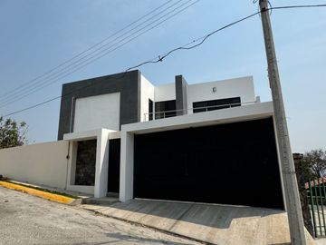 Estrena Espectacular Casa en Bellohorizonte. Burgos