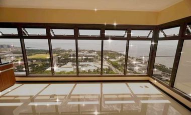 One Bedroom with Balcony The Radiance Manila Bay Condo for Sale in Roxas Boulevard Pasay City near City of Dreams.