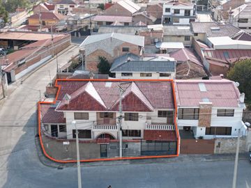Propiedad esquinera de venta, Sector El Cebollar C1358