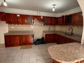 Propiedad esquinera de venta, Sector El Cebollar C1358
