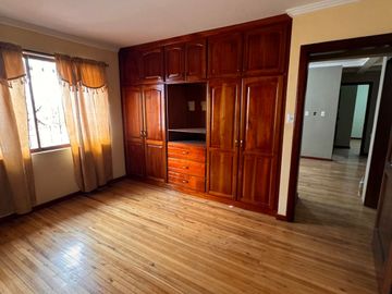 Propiedad esquinera de venta, Sector El Cebollar C1358