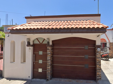 CASA EN COL. MORELOS, TEPIC NAYARIT.