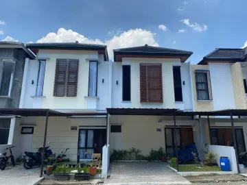 Rumah Baru Strategis di dekat Surapati Padasuka Antapani Cikutra