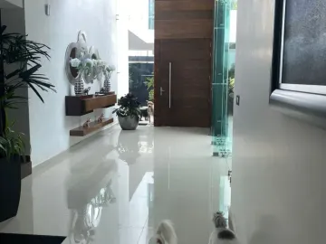 HERMOSA CASA EN VENTA EN GRANJAS BANTHI
