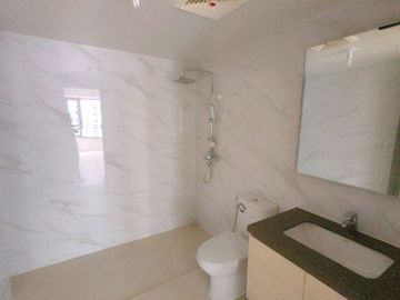 2-Bedroom with Balcony in Mandani Bay