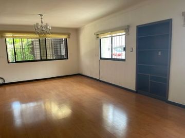 En VENTA propiedad con 2 casas de un solo nivel colonia Lomas de la Selva, Cuernavaca, Morelos.