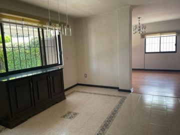 En VENTA propiedad con 2 casas de un solo nivel colonia Lomas de la Selva, Cuernavaca, Morelos.