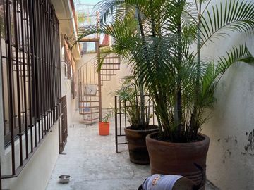 En VENTA propiedad con 2 casas de un solo nivel colonia Lomas de la Selva, Cuernavaca, Morelos.