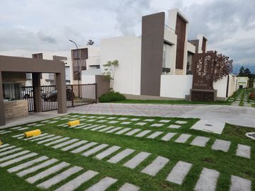 Casa en venta en Conocoto Valle de los chillos.