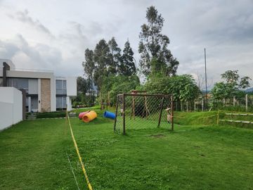 Casa en venta en Conocoto Valle de los chillos.