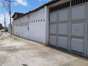 POSORJA A LADO DE NIRSA VENDO GALPON INDUSTRIAL PARA PROCESAMIENTO DE MARISCOS