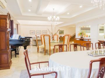 Le Triomphe - Lower Penthouse 1 4BR FOR SALE and RENT