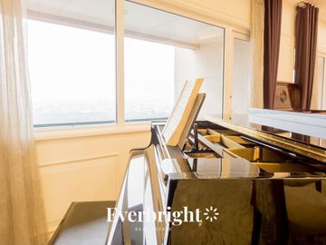 Le Triomphe - Lower Penthouse 1 4BR FOR SALE and RENT