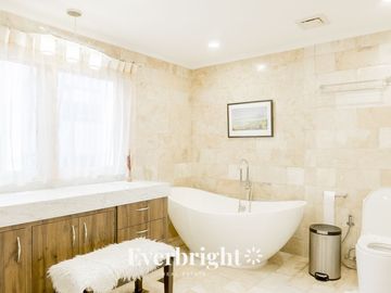 Le Triomphe - Lower Penthouse 1 4BR FOR SALE and RENT