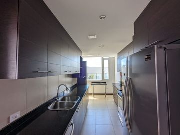 PENT-HOUSE DE VENTA EN LA MEJOR ZONA DE CUMBAYÁ - SECTOR SANTA LUCÍA ALTA
