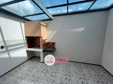 Hermosa casa VIP con área verde de venta, Sector cuatro esquinas de Ricaurte C1110