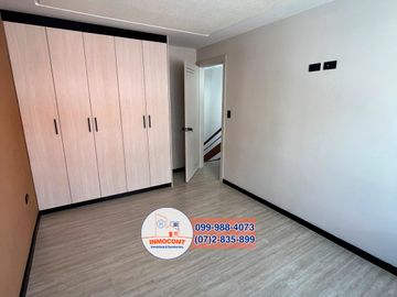Hermosa casa VIP con área verde de venta, Sector cuatro esquinas de Ricaurte C1110