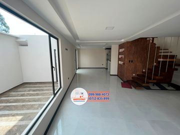 Hermosa casa VIP con área verde de venta, Sector cuatro esquinas de Ricaurte C1110