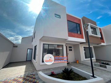 Hermosa casa VIP con área verde de venta, Sector cuatro esquinas de Ricaurte C1110