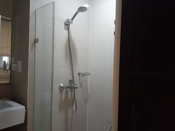2 BEDROOM FOR SALE IN GREENBELT HAMILTON TOWER 1, MAKATI CITY