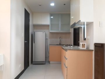 2 BEDROOM FOR SALE IN GREENBELT HAMILTON TOWER 1, MAKATI CITY