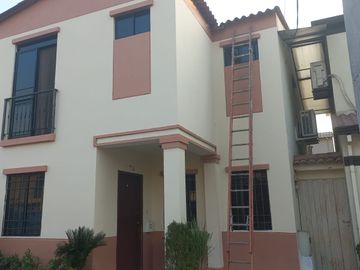 En venta casa de 3 dormitorios en Urb. Veranda, Avenida Narcisa de Jesus