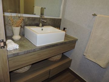 DEPARTAMENTOS EN VENTA EN CUMBRES JURIQUILLA, AMPLITUD, VISTAS PANORAMICAS Y EXCELENTE UBICACION Y AMENIDADES