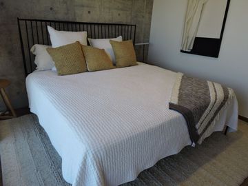 DEPARTAMENTOS EN VENTA EN CUMBRES JURIQUILLA, AMPLITUD, VISTAS PANORAMICAS Y EXCELENTE UBICACION Y AMENIDADES