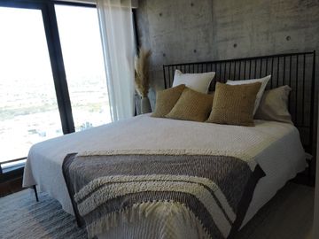 DEPARTAMENTOS EN VENTA EN CUMBRES JURIQUILLA, AMPLITUD, VISTAS PANORAMICAS Y EXCELENTE UBICACION Y AMENIDADES