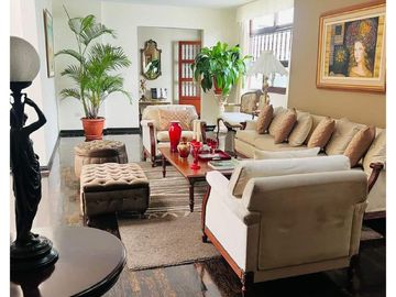 LINDA CASA PARA FAMILIA GRANDE MÚLTIPLES AMBIENTES EN EL CORAZÓN DE SAN ISIDRO